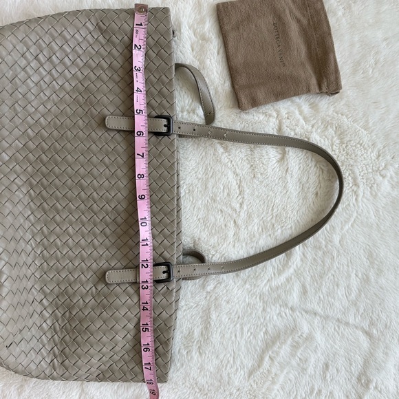 Bottega Veneta Intrecciato Women Tote Bag in Light Grey Authentic - Picture 12 of 16